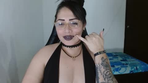 Snapshot of natashasmithe chatting on February 17, 1:57 am Natasha Smithe online show from February 17, 1:57 am