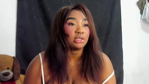 Snapshot of natasshaa_brown chatting on June 18, 12:00 am natasshaa_brown online show from June 18, 12:00 am