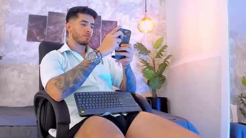 Snapshot of nate_franco chatting on February 24, 1:03 am Nate Franco online show from February 24, 1:03 am