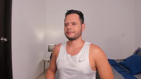 Snapshot of nate_ocean chatting on February 1, 2:05 am Nate Ocean online show from February 1, 2:05 am