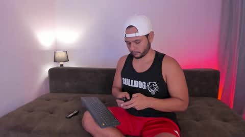 Snapshot of nate_ocean chatting on November 30, 11:31 pm Nate Ocean online show from November 30, 11:31 pm