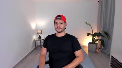 Snapshot of nate_ocean chatting on December 18, 1:44 am Nate Ocean online show from December 18, 1:44 am