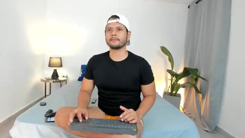 Snapshot of nate_ocean chatting on December 21, 2:51 am Nate Ocean online show from December 21, 2:51 am