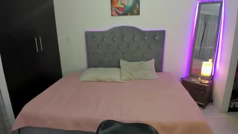 Snapshot of natha_rosse chatting on January 18, 6:12 pm Nathalia Take surprises in our chat. 25tkns for a hot pic. Follow me. online show from January 18, 6:12 pm