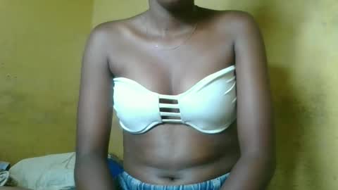 nathalia069 online show from February 4, 7:03 am