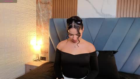 Snapshot of nathalia_kosh_ chatting on April 4, 9:01 pm Nathalia koch online show from April 4, 9:01 pm