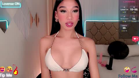   please follow me guyss online show from February 25, 10:07 pm