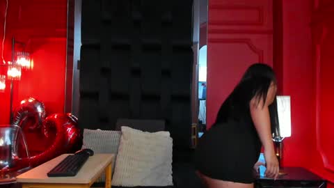 nathalie rossel online show from February 3, 7:10 pm