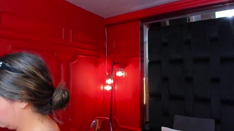 nathalie rossel online show from March 8, 1:28 am