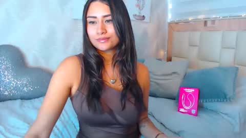 Snapshot of nathalierose_1 chatting on February 27, 9:26 pm Nathalie Rose online show from February 27, 9:26 pm