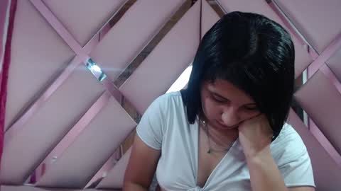 nathaly low online show from January 30, 10:40 am