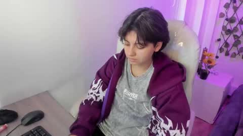Snapshot of nathalyy_ds chatting on February 24, 8:29 pm nathalyy_ds online show from February 24, 8:29 pm