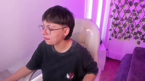 Snapshot of nathalyy_ds chatting on February 26, 7:35 pm nathalyy_ds online show from February 26, 7:35 pm
