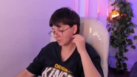 Snapshot of nathalyy_ds chatting on April 17, 6:44 pm nathalyy_ds online show from April 17, 6:44 pm