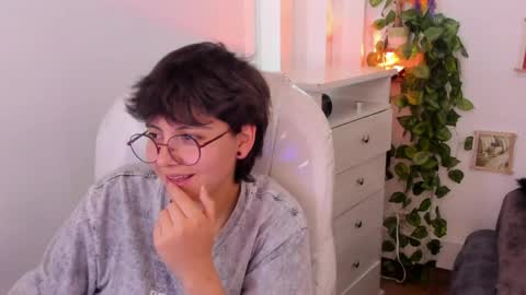 Snapshot of nathalyy_ds chatting on April 28, 9:09 pm nathalyy_ds online show from April 28, 9:09 pm