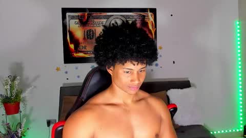 Snapshot of nathan_sexy247 chatting on February 19, 2:57 pm Nathan online show from February 19, 2:57 pm