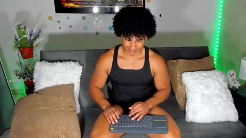 Snapshot of nathan_sexy247 chatting on March 5, 2:51 am Nathan online show from March 5, 2:51 am