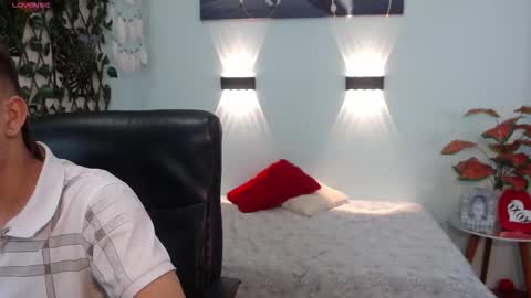 Snapshot of nathanclay chatting on September 9, 12:37 pm nathanclay online show from September 9, 12:37 pm