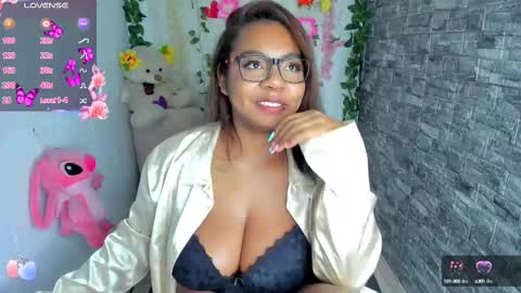 Snapshot of nathasha_jhonsom_ chatting on March 9, 8:51 am Naty online show from March 9, 8:51 am