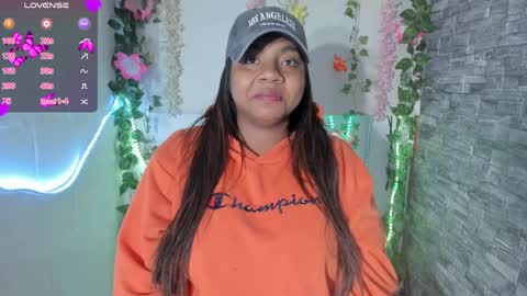 Snapshot of nathasha_jhonsom_ chatting on April 5, 7:49 am Naty online show from April 5, 7:49 am