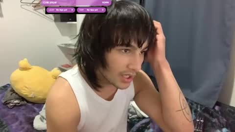 Snapshot of native_boy2 chatting on September 12, 10:04 am native_boy2 online show from September 12, 10:04 am