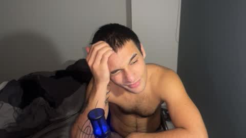 Snapshot of native_boy2 chatting on March 18, 10:29 am native_boy2 online show from March 18, 10:29 am