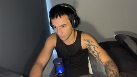 Snapshot of native_boy2 chatting on March 30, 4:57 am native_boy2 online show from March 30, 4:57 am