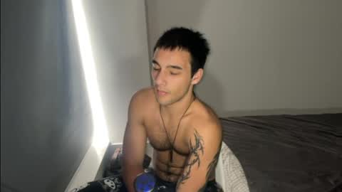 Snapshot of native_boy2 chatting on March 31, 11:38 pm native_boy2 online show from March 31, 11:38 pm