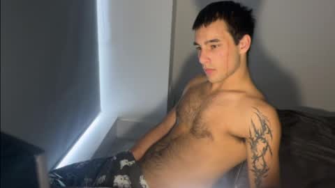 Snapshot of native_boy2 chatting on April 4, 4:22 am native_boy2 online show from April 4, 4:22 am