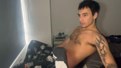 Snapshot of native_boy2 chatting on April 19, 11:51 pm native_boy2 online show from April 19, 11:51 pm