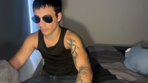 Snapshot of native_boy2 chatting on April 23, 2:35 am native_boy2 online show from April 23, 2:35 am