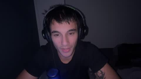 Snapshot of native_boy2 chatting on April 27, 10:13 am native_boy2 online show from April 27, 10:13 am