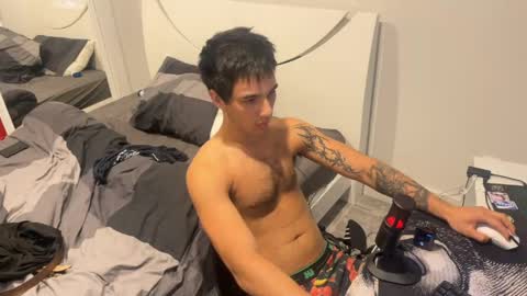 Snapshot of native_boy2 chatting on April 30, 4:30 am native_boy2 online show from April 30, 4:30 am