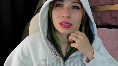 Snapshot of natsuki_09 chatting on December 10, 7:58 am Nat online show from December 10, 7:58 am
