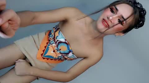 Nathalie smith online show from May 15, 4:52 am
