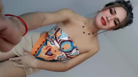Nathalie smith online show from May 18, 3:35 am