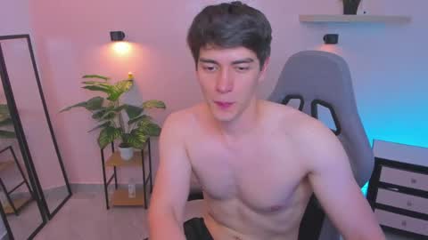 Snapshot of natte__ chatting on April 1, 10:07 pm Nathaniel online show from April 1, 10:07 pm