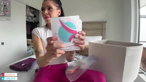 Snapshot of nattywithoutdaddy chatting on September 18, 7:38 pm NATTY FIERROS online show from September 18, 7:38 pm