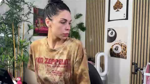 Snapshot of nattywithoutdaddy chatting on October 9, 8:01 am NATTY FIERROS online show from October 9, 8:01 am