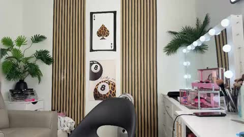 Snapshot of nattywithoutdaddy chatting on October 10, 9:58 pm NATTY FIERROS online show from October 10, 9:58 pm