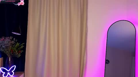 Snapshot of natur_ella chatting on February 10, 1:04 pm Ella online show from February 10, 1:04 pm