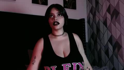 Gwen  online show from October 22, 7:13 pm