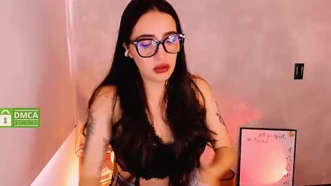 Snapshot of natval_ chatting on December 7, 2:13 pm Natalia Valeria online show from December 7, 2:13 pm