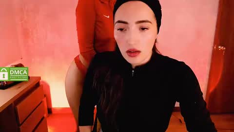 Snapshot of natval_ chatting on December 14, 8:29 pm Natalia Valeria online show from December 14, 8:29 pm