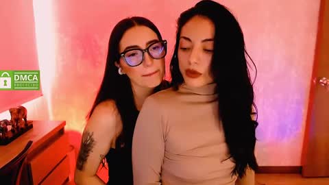 Snapshot of natval_ chatting on December 19, 2:02 pm Natalia Valeria online show from December 19, 2:02 pm