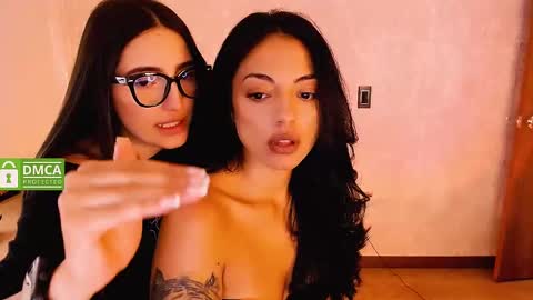 Snapshot of natval_ chatting on January 20, 1:21 pm Natalia Valeria online show from January 20, 1:21 pm