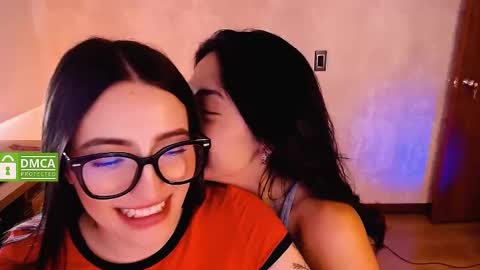 Snapshot of natval_ chatting on February 12, 4:11 pm Natalia Valeria online show from February 12, 4:11 pm
