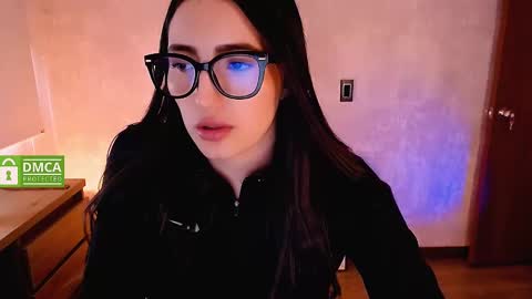 Snapshot of natval_ chatting on February 15, 4:56 pm Natalia Valeria online show from February 15, 4:56 pm