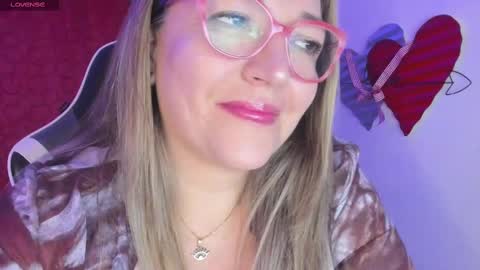 Snapshot of naty__mature_ chatting on March 2, 9:31 am Nataly online show from March 2, 9:31 am