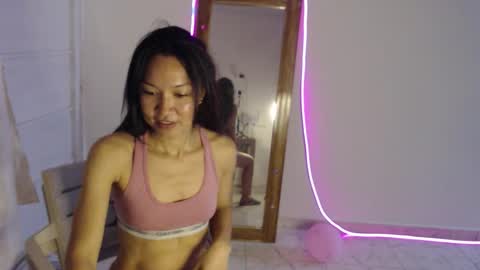 Snapshot of natzumi_mcqueen chatting on March 10, 1:05 pm Stella Mcqueen online show from March 10, 1:05 pm